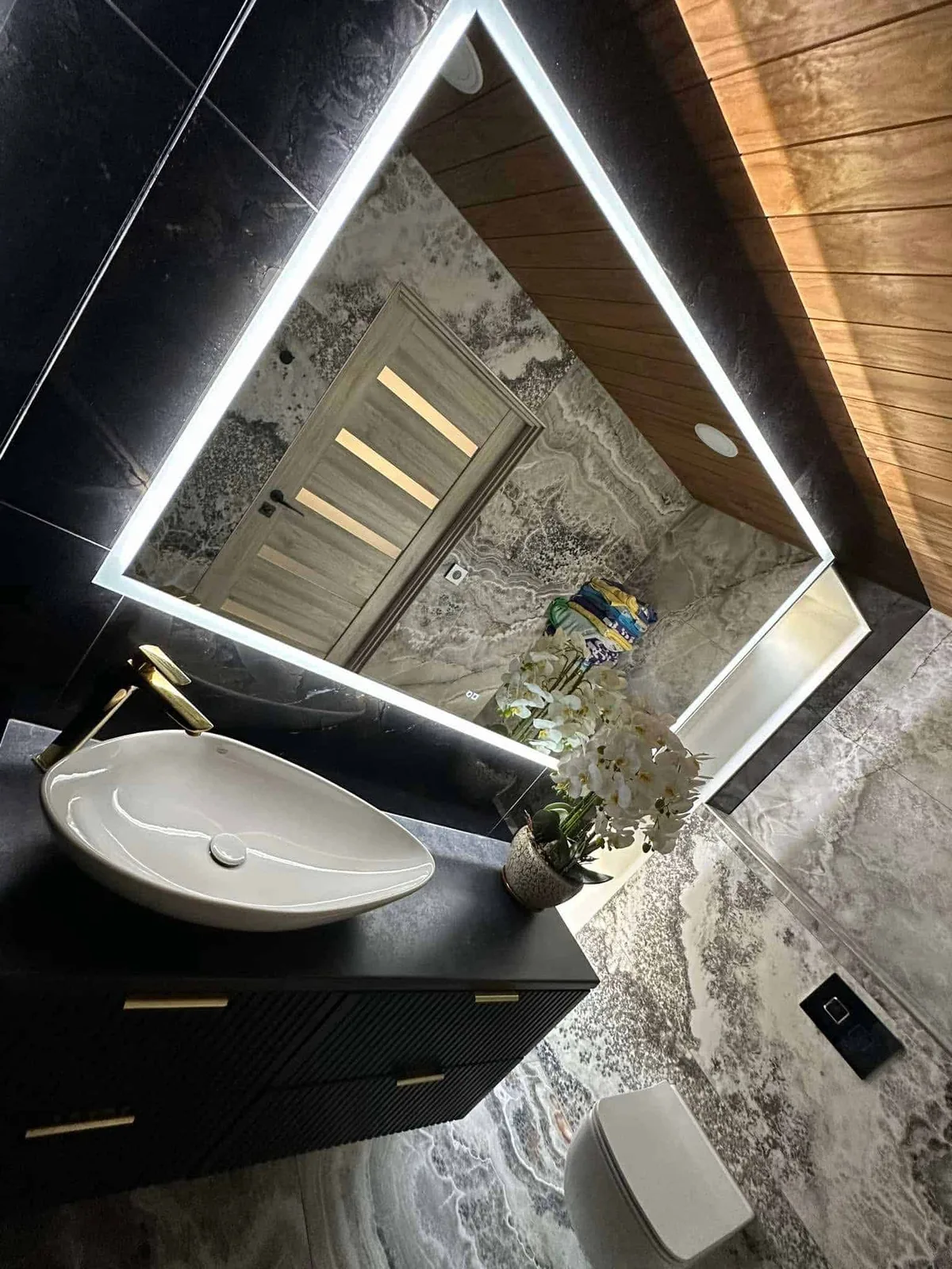 0c06cea178b4a58c9a0383be36164fb8